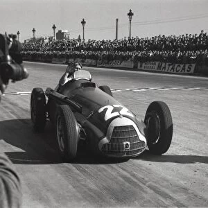 1951 Spanish Grand Prix - Juan Manuel Fangio: Juan Manuel Fangio, Alfa Romeo 159, 1st position, action