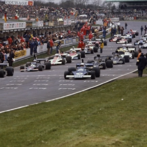 1975 Race Of Champions - Start: Tom Pryce, 1st position, leads at the start of the race along side Jody Scheckter, retired, action