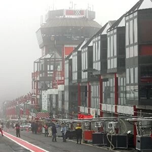 Le Mans Endurance Series: The pit lane was engulfed in fog