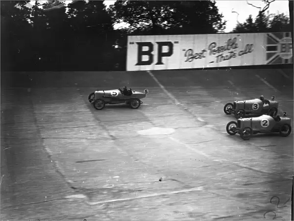 1924 JCC 200 Mile Race. Brooklands, Great Britain: Eddie Hall leads Major Frank Halford and Cyril Maurice Harvey, Aston Martin, Alvis, action