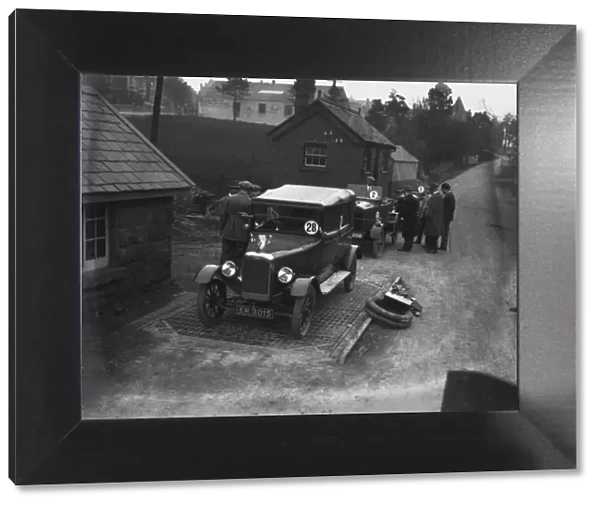 1924 RAC Small Car Trials. May 1924. W. H: W. H. Oates, D. Bowden and Lt Col B. Woodhouse with their Lagonda and Trojans cars