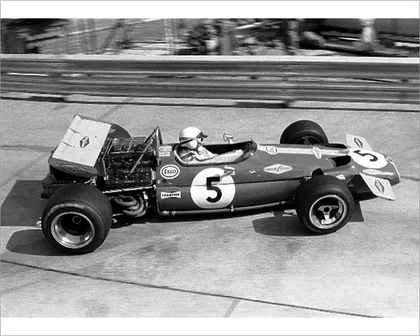 Formula One World Championship: Jack BrabhamBrabham BT33, led from lap 28 until virtually the last corner where he was overtaken by Jochen Rindt