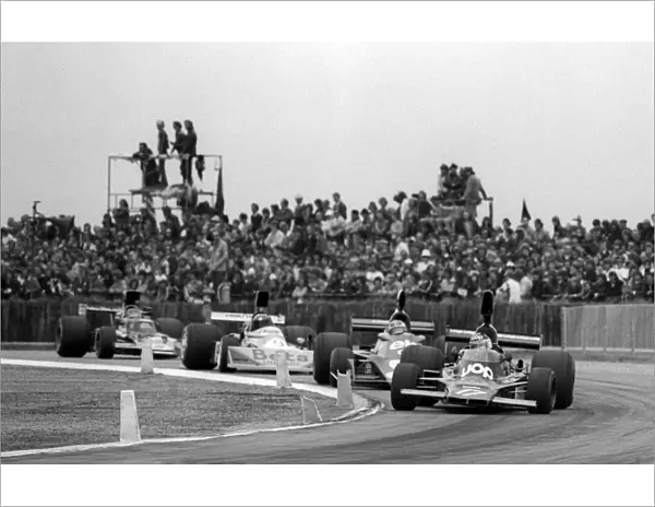 Formula One World Championship: Fourteenth placed Jean-Pierre Jarier Shadow DN5 leads Patrick Depailler Tyrrell 007; Vittorio Brambilla March 751