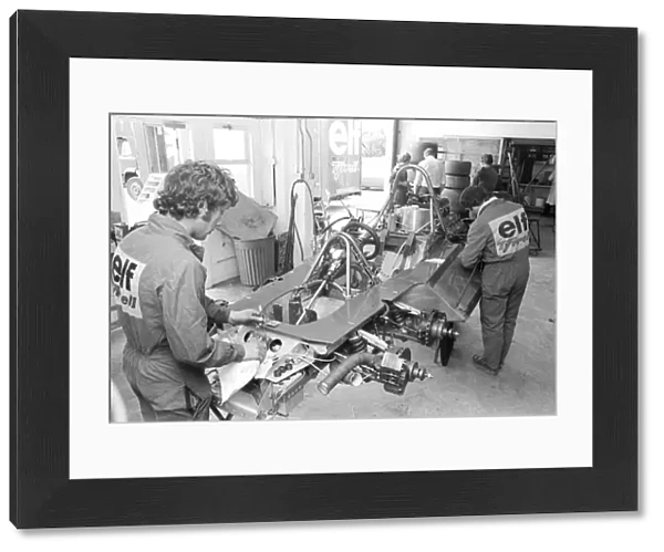 Team Tyrrell Factory: The Tyrrell team prepare the Tyrrell-Cosworth P34 in their factory