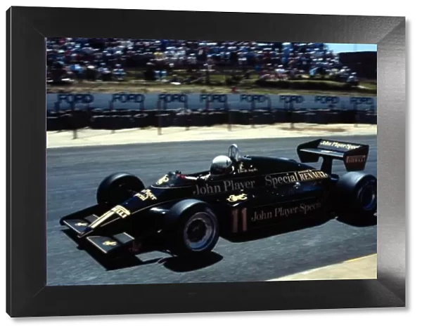 1983 South African GP. JPS Lotus driver Elio de Angelis. Photo: LAT