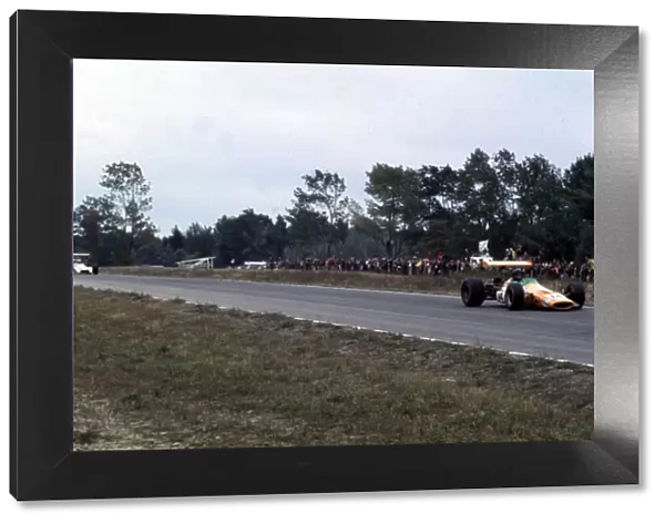 Dan Gurney leads John Surtees US Grand Prix, Watkins Glen, USA