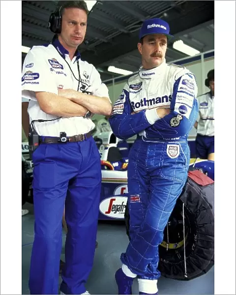 Formula One World Championship: Nigel Mansell Williams talks with his Engineer John Russell