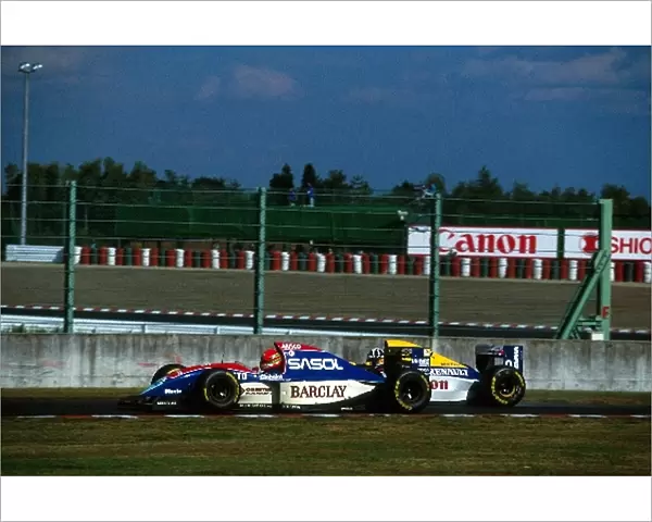 Formula One World Championship: Eddie Irvine Jordan 193 blocks Damon Hill