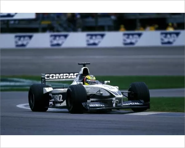 Formula One World Championship: Ralf Schumacher Williams FW22 at turn two