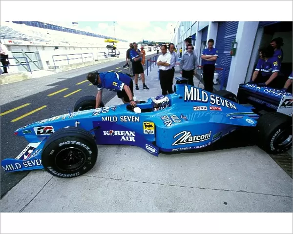 Formula One Testing: Giorgio Pantano tests a Benetton Playlife B200