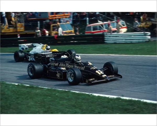 Formula One World Championship: Nigel Mansells Lotus just ahead of Keke Rosbergs Williams