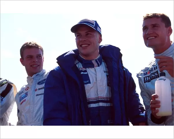 Formula One World Championship: Jacques Villeneuve, Williams FW19, 4th place with fellow drivers David Coulthard, McLaren MP4-12 and Jan Magnussen