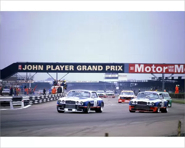 European Touring Car Championship: The two Broadspeed Jaguar XJ12 lead the field