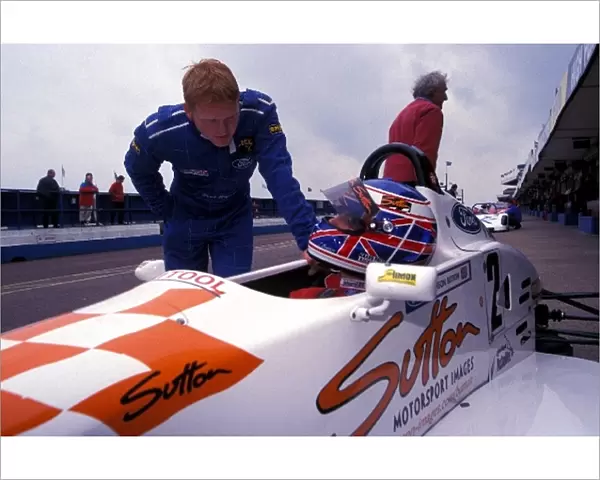 Formula Ford Testing: Derek Hayes chats with Jenson Button Mygale SJ98 as he waits in the pits in his car