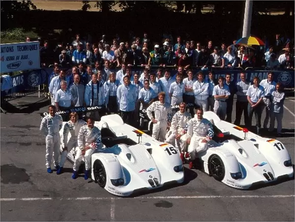 Le Mans 24 Hours: The 1999 BMW team, L-R: Yannick Dalmas, Joachim Winkelhock, Pierluigi Martini, Tom Kristensen, JJ Lehto, Jorg Muller