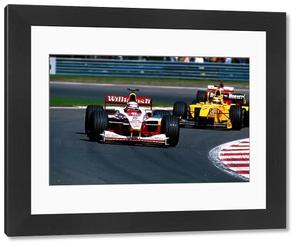 Formula One World Championship: Alex Zanardi Williams FW21 leads Damon Hill
