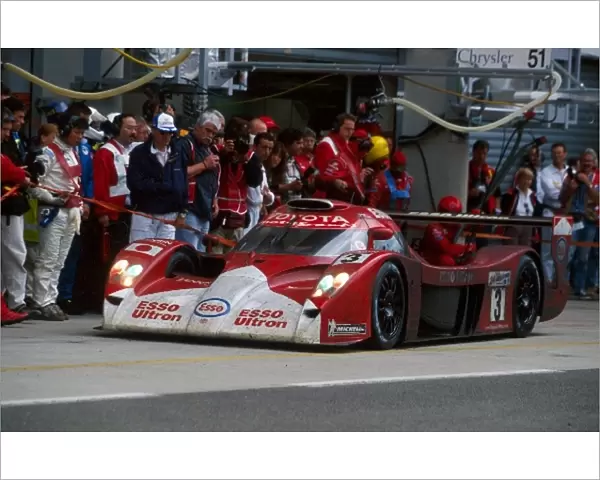 Le Mans 24 Hours: Ukyo Katayama  /  Toshio Suzuku  /  Keiichi Tsuchiya Toyota GT-One TS020 finished in 2nd place