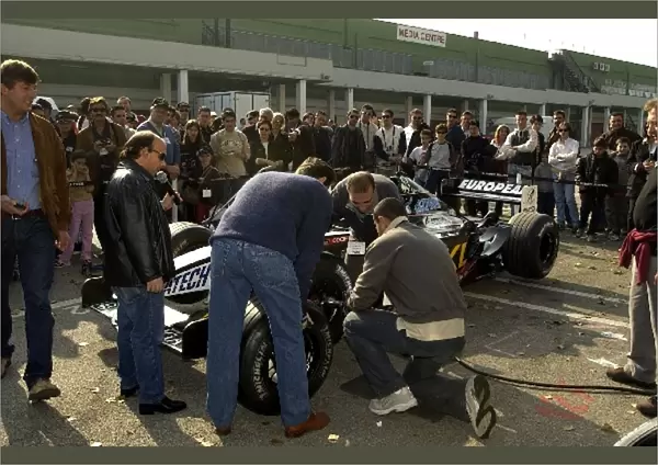 Annual Minardi Day Celebration: Minardi fans take part in a wheel changing challenge