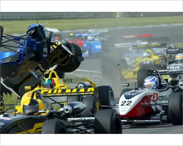 British Formula Three Championship: Stephen Colbert Meritus, colloects the back of Fabio Carbone Fortec