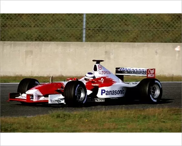 Formula One Testing: Olivier Panis tests the Toyota TF102