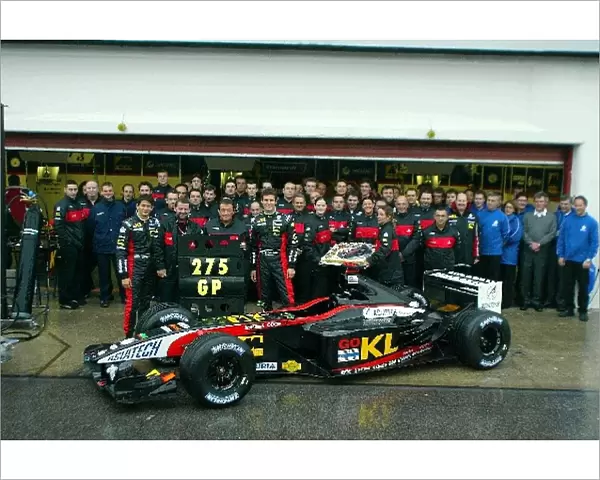 Formula One World Championship: The Minardi team celebrate their 275th Grand Prix start