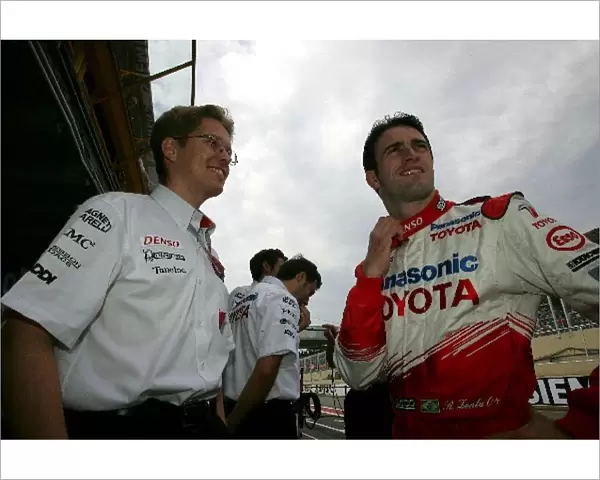 Formula One World Championship: Ossi Oikarinen Toyota Race Engineer talks with Ricardo Zonta Toyota