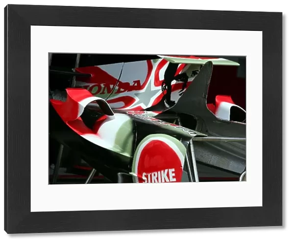 Formula One World Championship: Radical new colour scheme on the car of Anthony Davidson BAR Honda 006