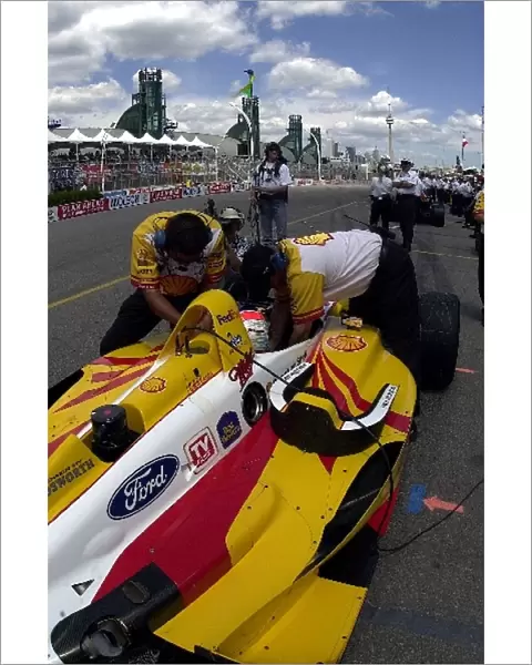 Jimmy Vasser gets ready to qualify for the Molson Indy Toronto. Exhibition Place