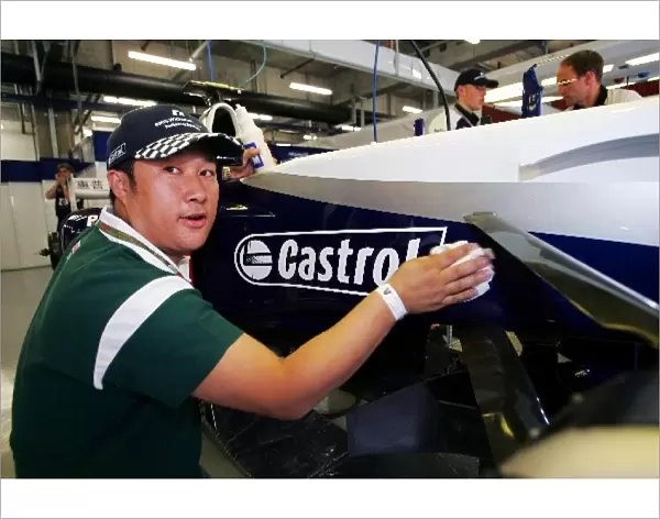 Formula One World Championship: Mr Ma Castrol competition winner, with the Williams team
