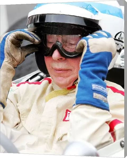 Formula One World Championship: John Surtees with his Honda RA300