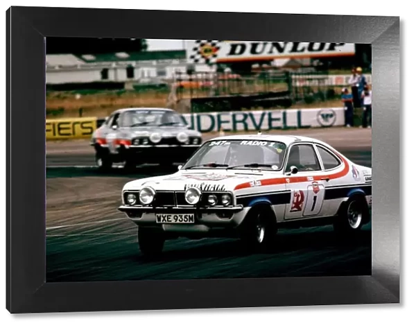 TOUR OF BRITAIN 1976 JAMES HUNT DRIVING VAUXHALL HE SHARED WITH NOEL EDMONDS PHOTO