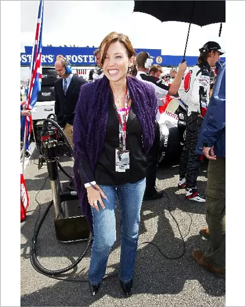 Formula One World Championship: Dannii Minogue Singer on the grid