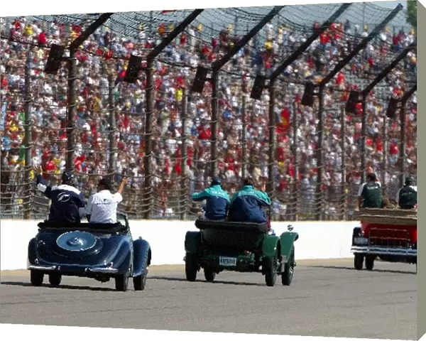 Formula One World Championship: Vintage cars during the drivers parade