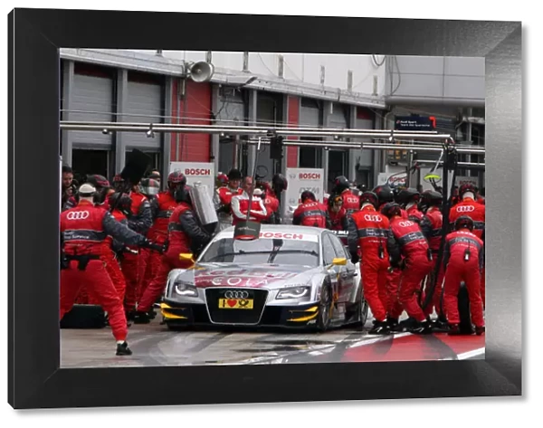DTM. 31.10.2010 Adria, Italy - pit stop for Martin Tomczyk 