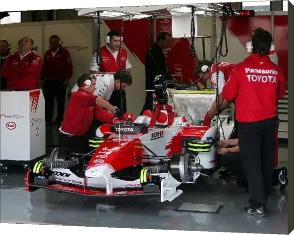 Formula One Testing: The Toyota Team: Formula One Testing, Jerez, Spain, 2 December 2004