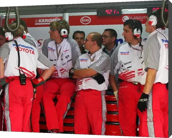 Formula One World Championship: Toyota team watch practice