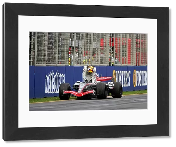 Formula One World Championship: Juan Pablo Montoya McLaren Mercedes MP4  /  21 retired from the race