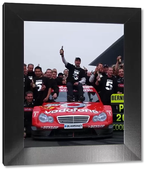DTM. Bernd Schneider (GER) and the Vodafone AMG-Mercedes team celebrate