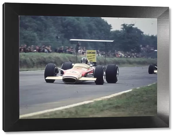 Graham Hill leads Jackie Oliver British Grand Prix, Brands Hatch, 20th July 1968, Rd 7 World LAT Photographic Tel: +44 (0) 181 251 3000 Fax: +44 (0) 181 251 3001 Ref: 68 GB 64