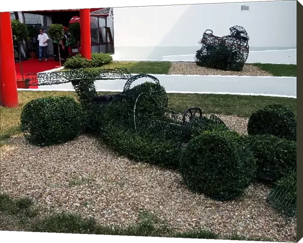 Formula One World Championship: Cars from foliage