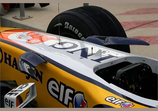 Formula One World Championship: Renault R27 detail