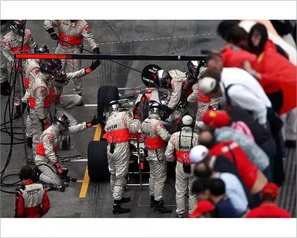 Formula One World Championship: Pitstop for Fernando Alonso McLaren Mercedes MP4  /  22