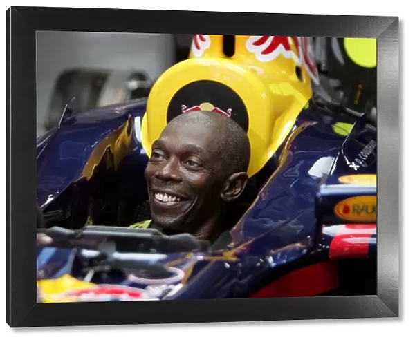 Formula One World Championship: Maxi Jazz Singer in the Red Bull garage