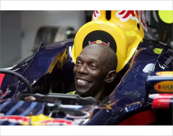 Formula One World Championship: Maxi Jazz Singer in the Red Bull garage