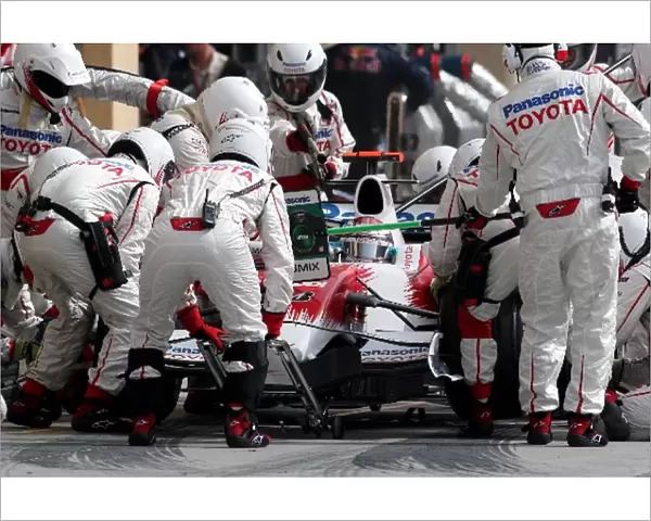 Formula One World Championship: Pitstop for Jarno Trulli Toyota TF108