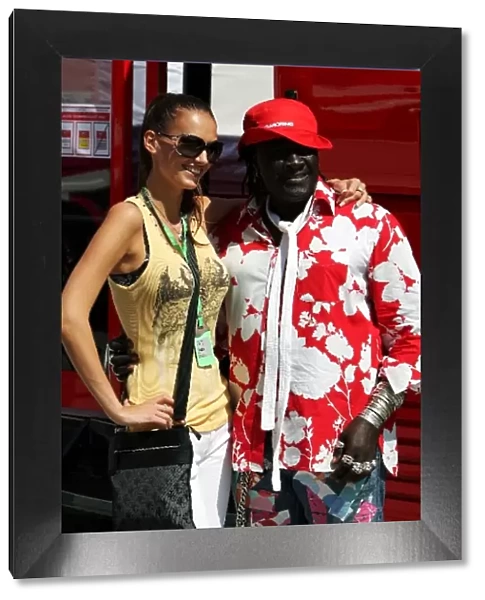 Formula One World Championship: Mr Moko, Crown Hearts Jerwellery, with a welcome sight in the Paddock