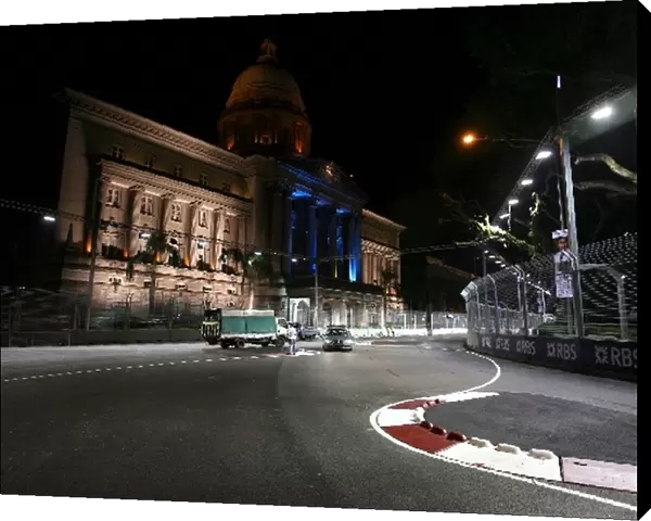 Formula One World Championship: Turn 10 at night