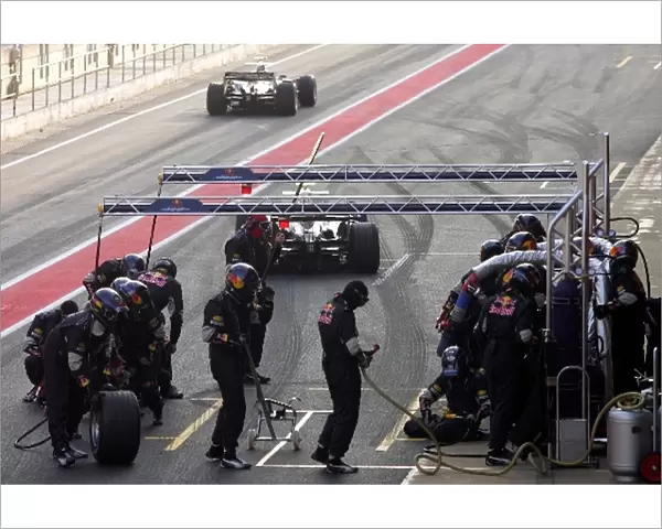 Formula One Testing: Practice pitstop for Mark Webber Red Bull Racing RB4