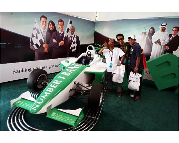 Formula One World Championship: Show car and fans