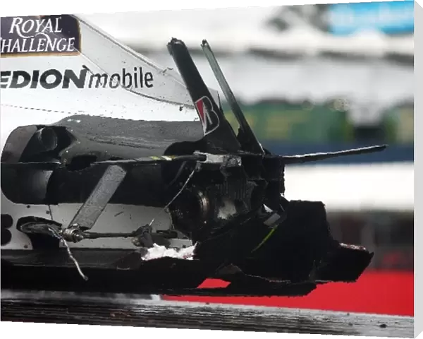 Formula One World Championship: The damaged Force India F1 VJM02 of Vitantonio Liuzzi Force India F1